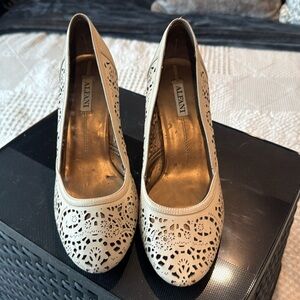 Alfani Pumps